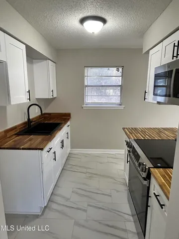 $135,000 | 2307 Ladnier Road, Gautier, MS 39553