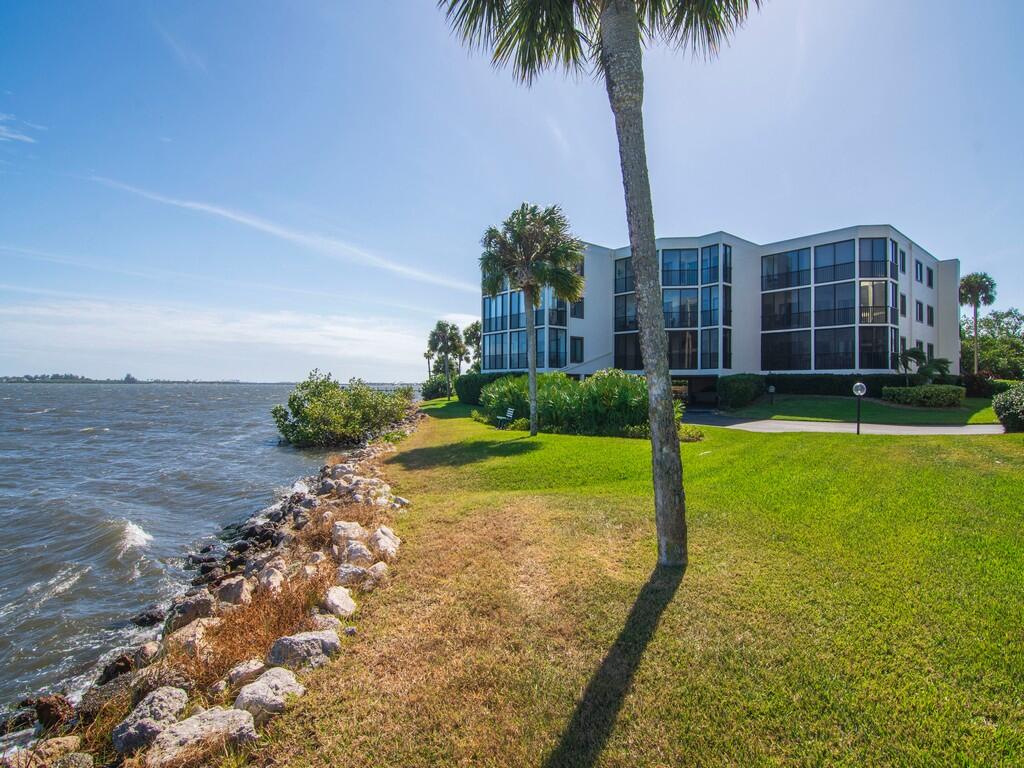 9612 Riverside Drive, Unit 203 Sebastian, FL 32958 - Photo 16 of 29 Image00032
