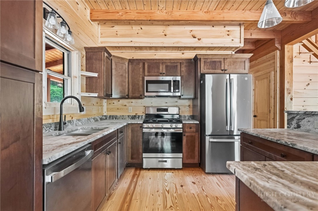 167 Apple Cove Road Banner Elk, NC 28604 - Photo 7 of 47