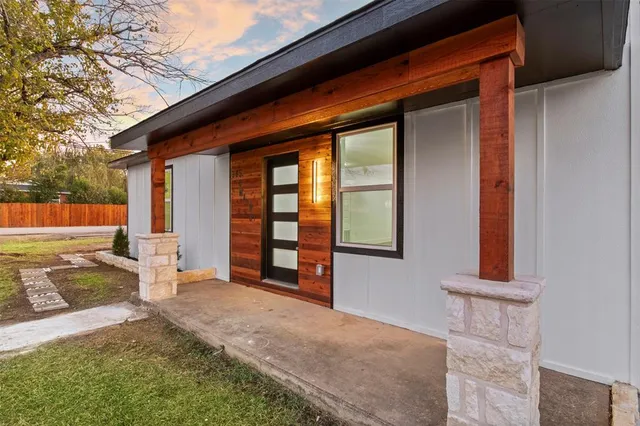 $250,000 | 305 South Main Street, Venus, TX 76084