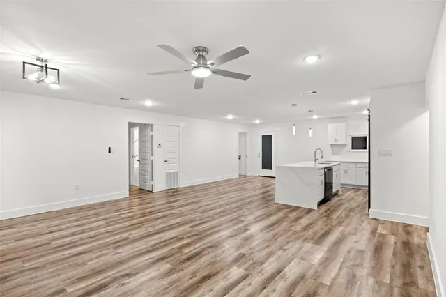 $250,000 | 305 South Main Street, Venus, TX 76084