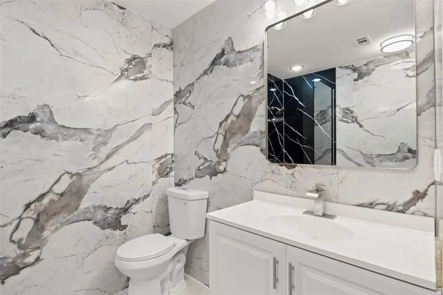 $250,000 | 305 South Main Street, Venus, TX 76084