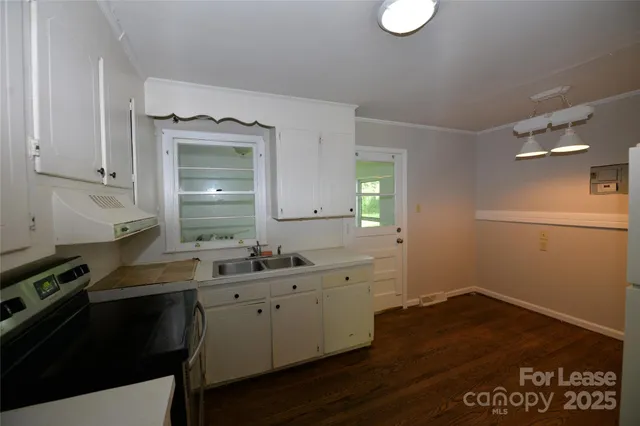 $1,450 | 4120 Howie Circle, Charlotte, NC 28205