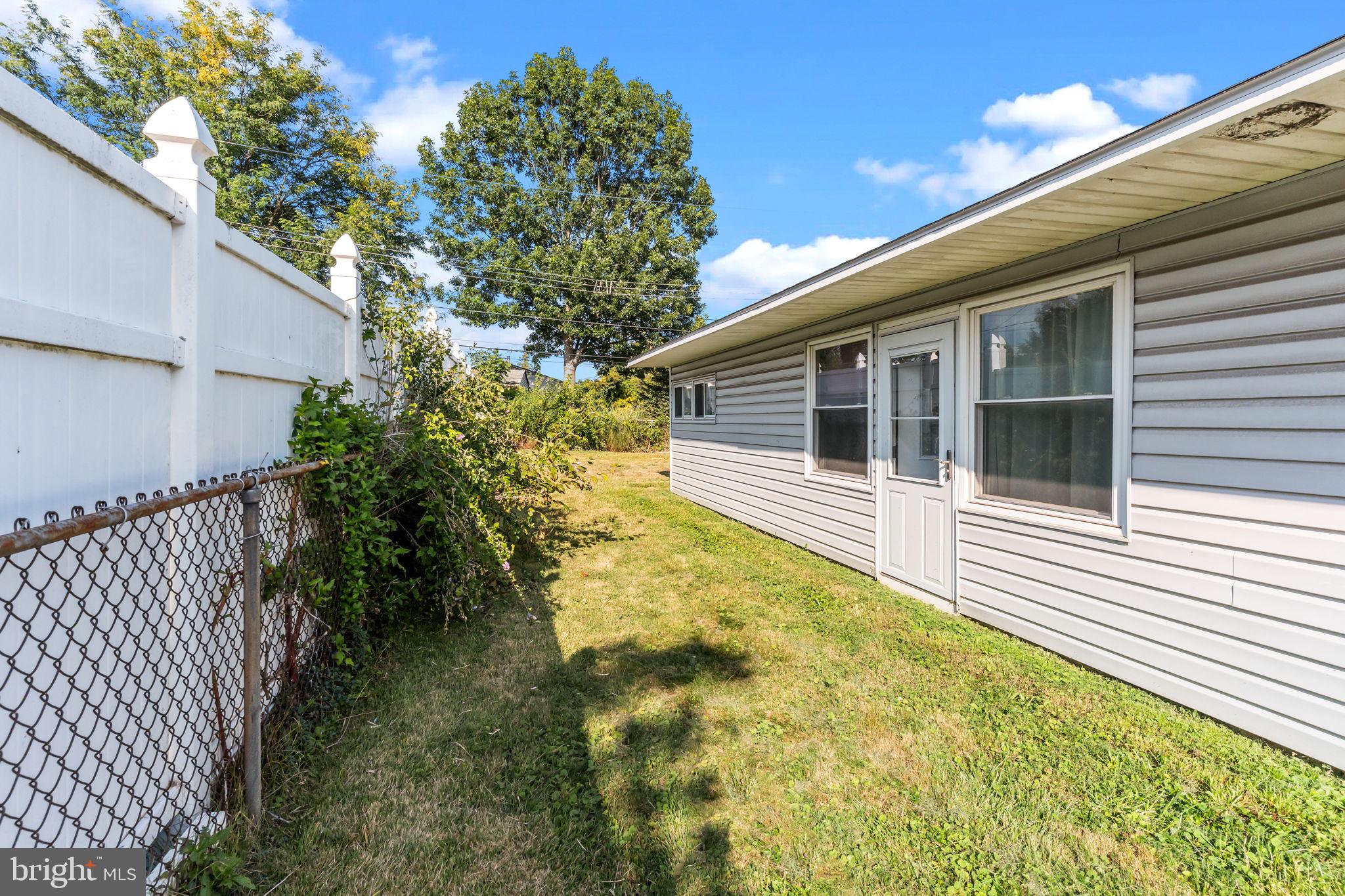 14 Vista Road Levittown, PA 19057 - Photo 21 of 26 Side yard