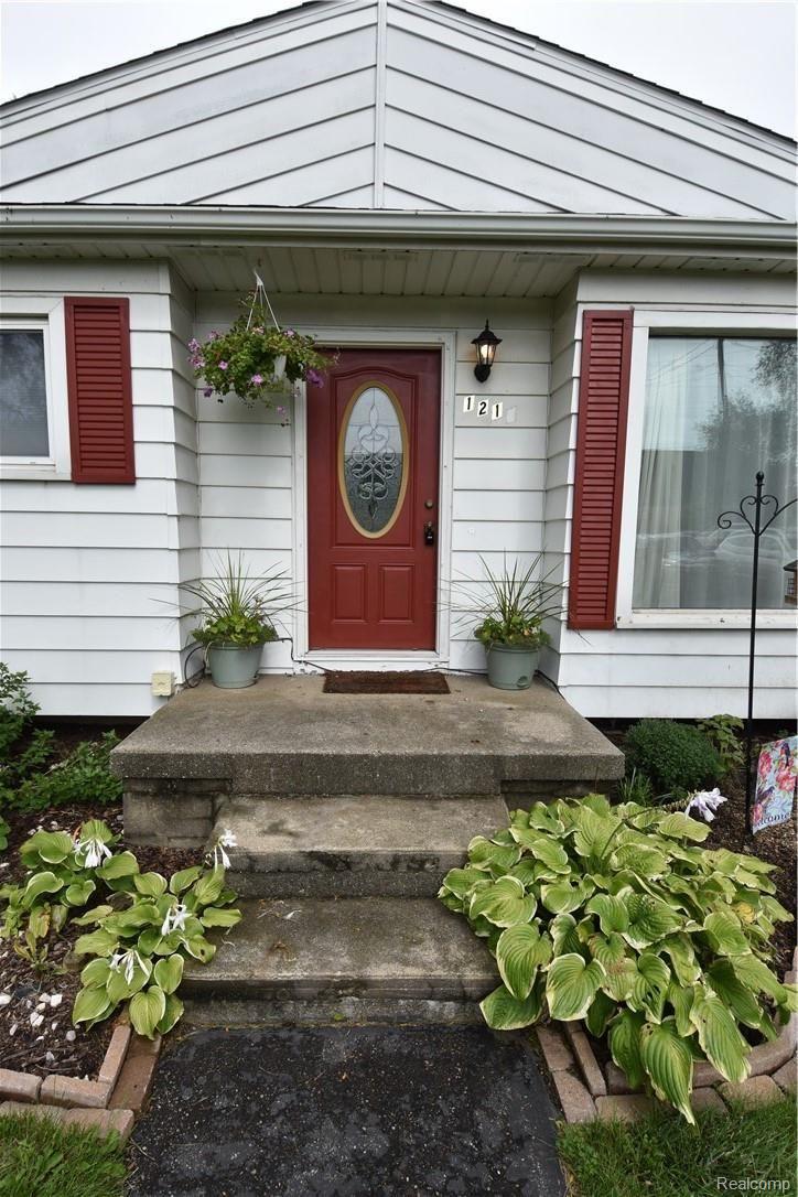 1216 West Bristol Road Flint, MI 48507 - Photo 2 of 33 DSC_1595.JPG