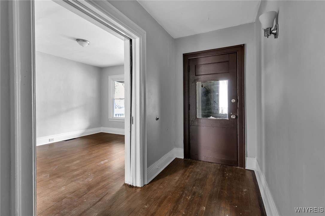481 7th Street Buffalo, NY 14201 - Photo 3 of 42