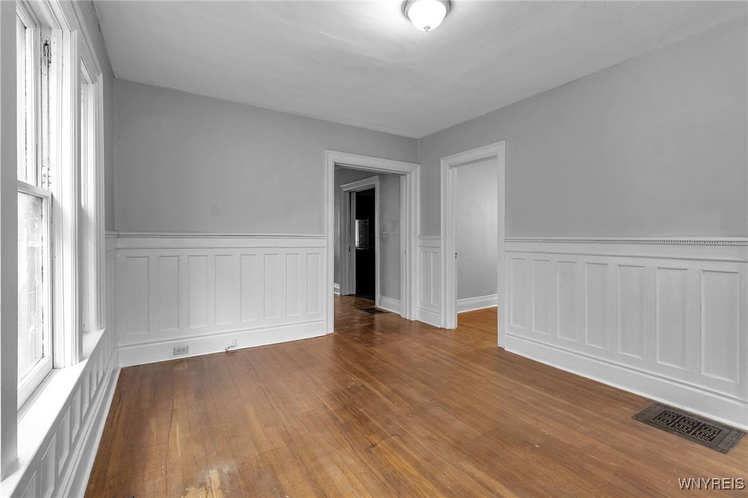 481 7th Street Buffalo, NY 14201 - Photo 8 of 42