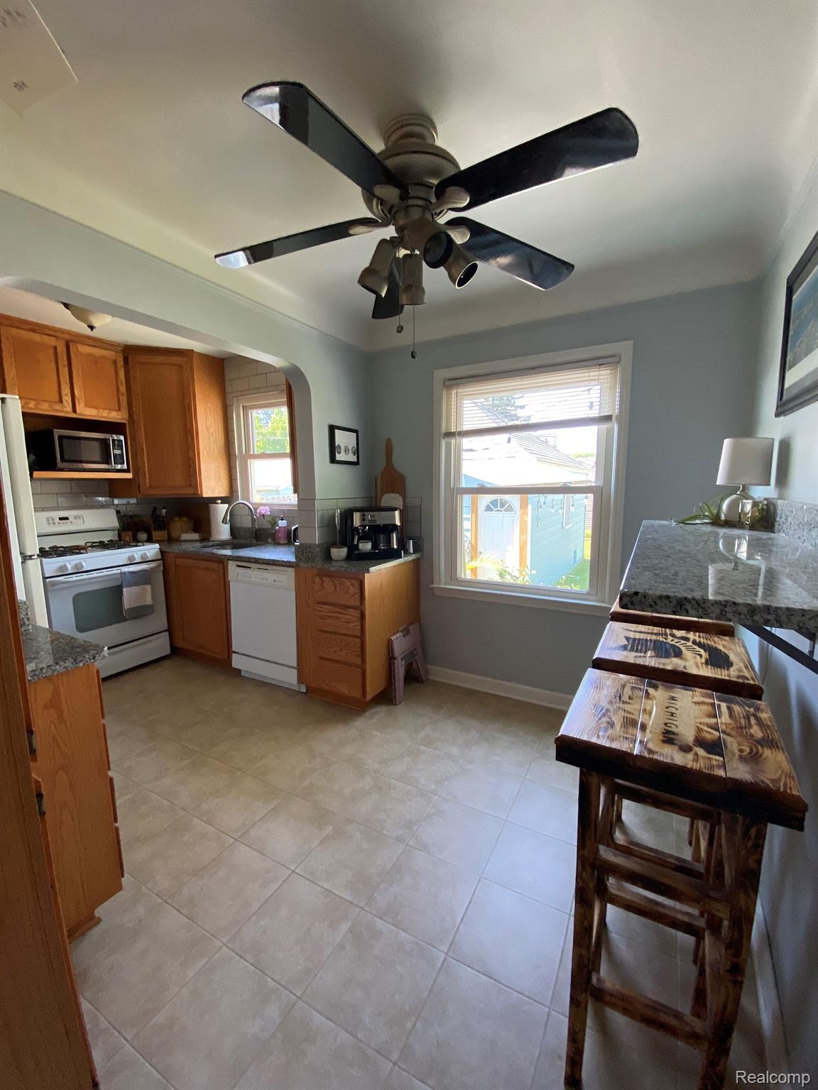 8211 Standard Street Center Line, MI 48015 - Photo 7 of 19 Gallery Image 7