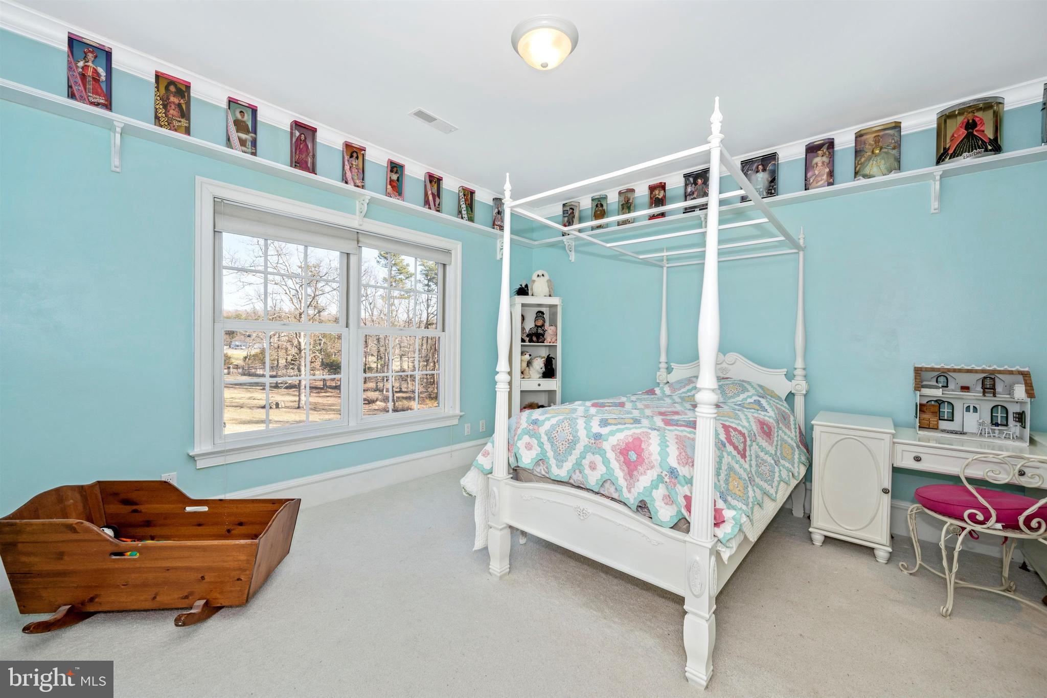 11340 Albermyrtle Road Potomac, MD 20854 - Photo 24 of 42 3rd Bedroom up with 2 closets