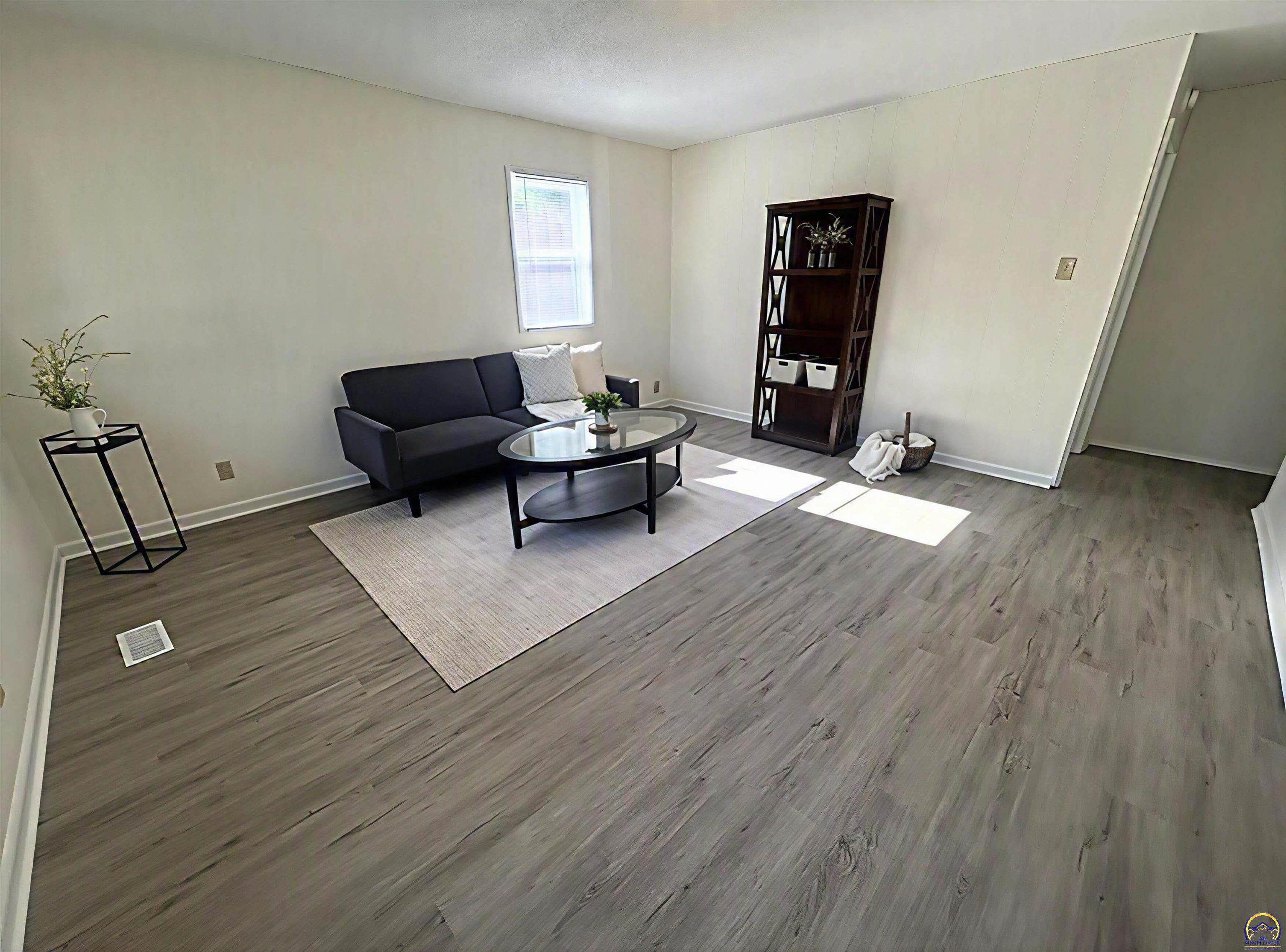 4029 Southwest 28th Terrace Topeka, KS 66614 - Photo 5 of 26