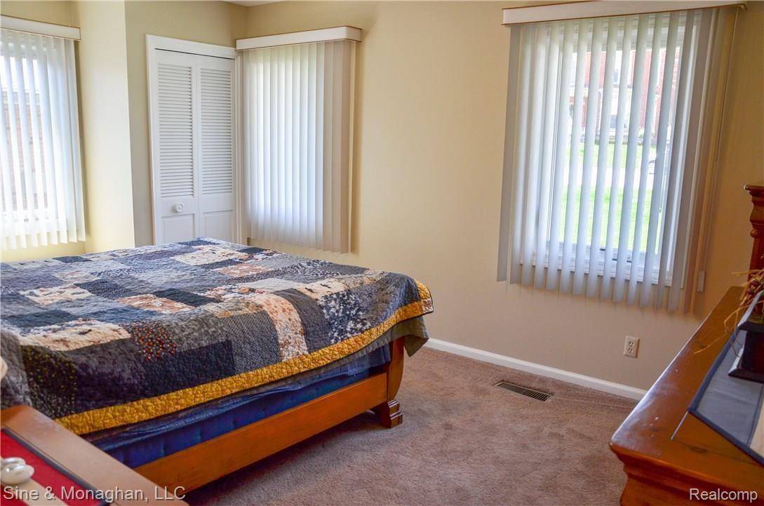 622 North Riverside Avenue St. Clair, MI 48079 - Photo 18 of 49 18.jpg
