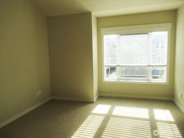 $3,600 | 421 Federal Avenue East, Seattle, WA 98102