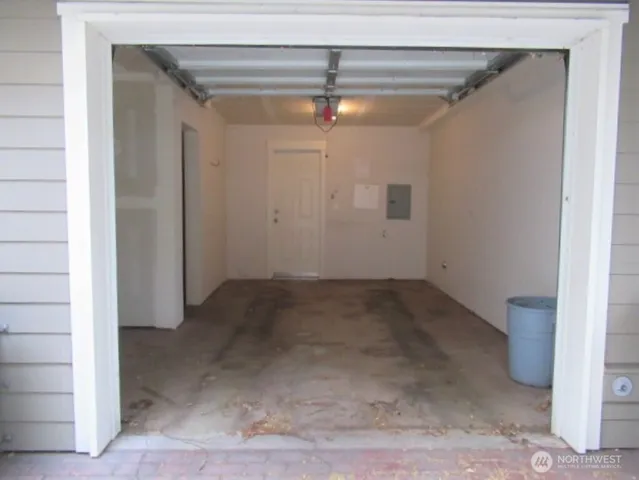 $3,600 | 421 Federal Avenue East, Seattle, WA 98102