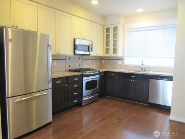 $3,600 | 421 Federal Avenue East, Seattle, WA 98102