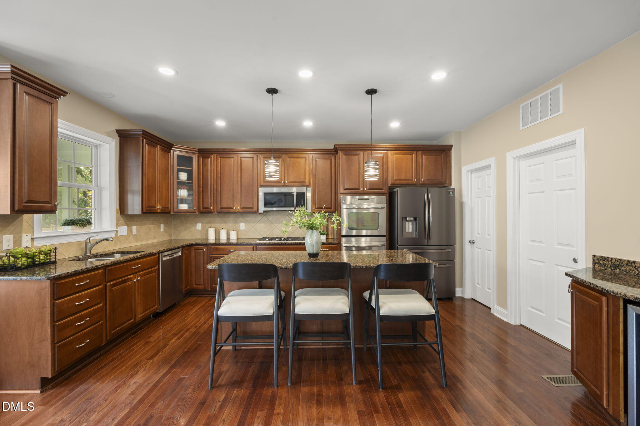 600 Ivyshaw Road Cary, NC 27519 - Photo 12 of 49 11-web-or-mls-484A7048