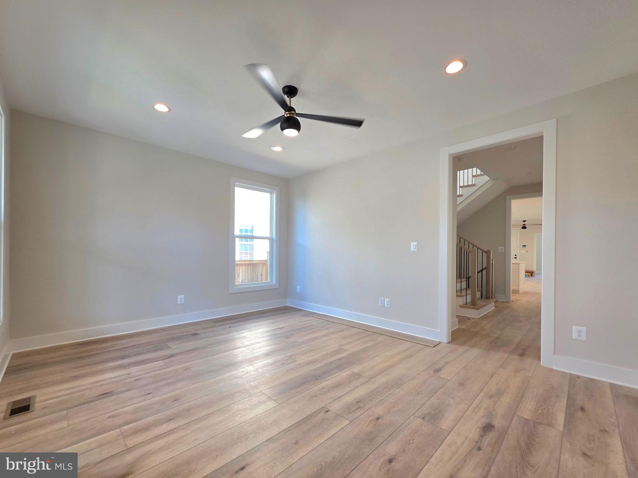 41 East Reed Avenue Alexandria, VA 22305 - Photo 2 of 31