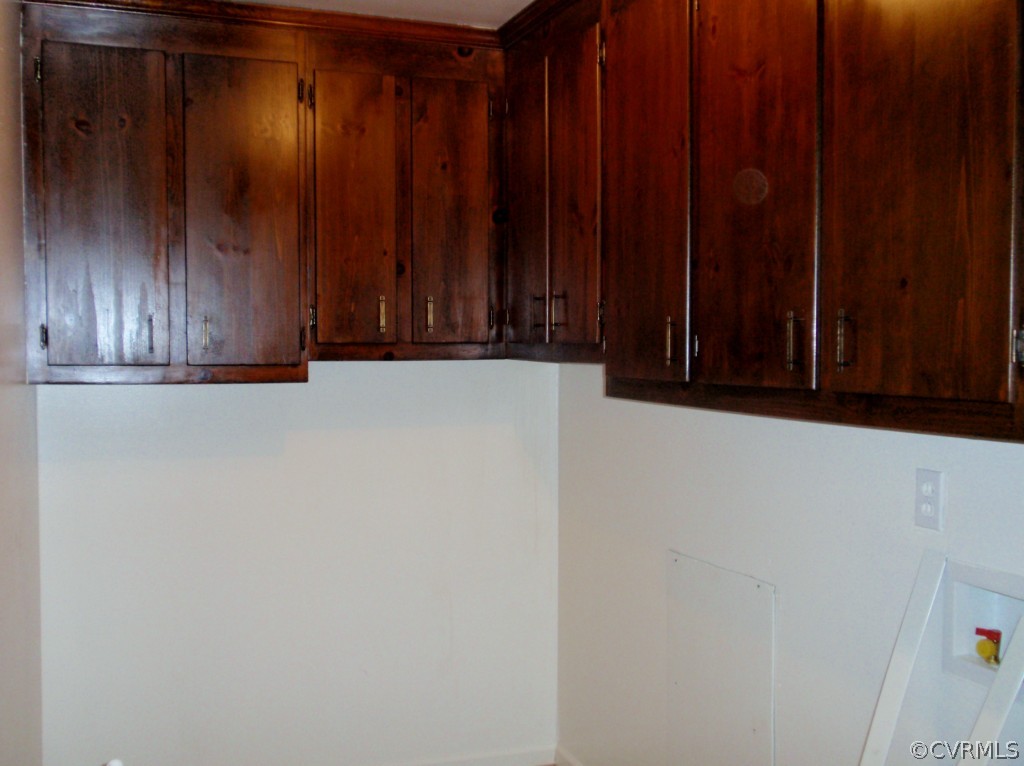 6028 Barrister Road Chesterfield, VA 23832 - Photo 4 of 8 a view of wooden door