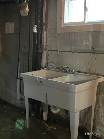 $249,900 | 88 Tower Avenue, Hartford, CT 06120