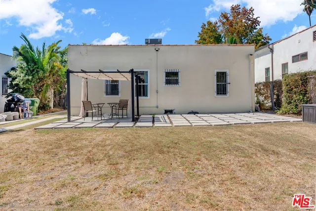 $4,750 | 736 North Poinsettia Place, Los Angeles, CA 90046