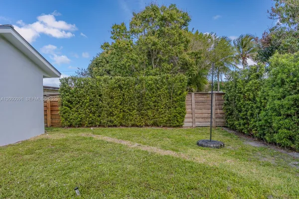 $5,000 | 5012 Grant Street, Hollywood, FL 33021