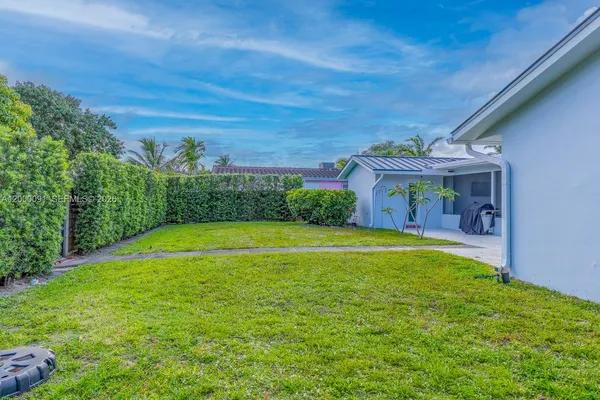 $5,000 | 5012 Grant Street, Hollywood, FL 33021