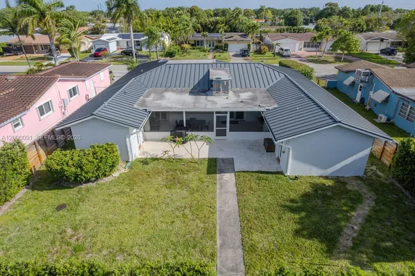 $5,000 | 5012 Grant Street, Hollywood, FL 33021