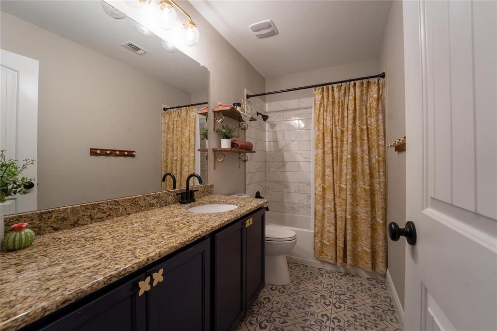 5521 Wisdom Court Waco, TX 76708 - Photo 16 of 28 Bathroom