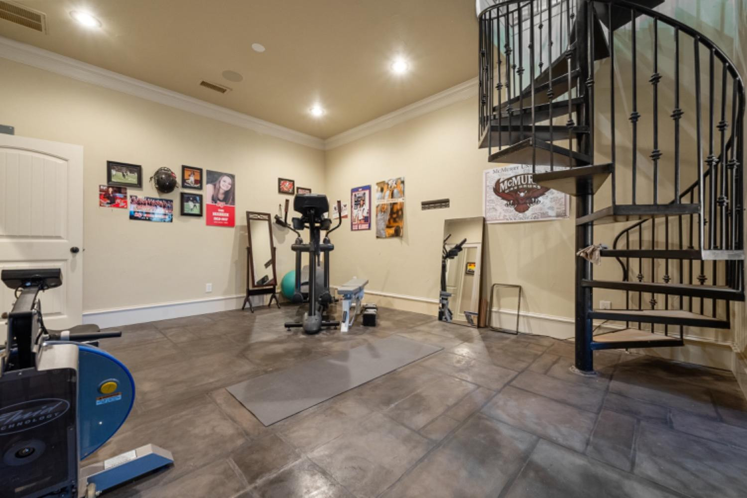 5631 Woodrow Road Lubbock, TX 79424 - Photo 26 of 50 a view of gym