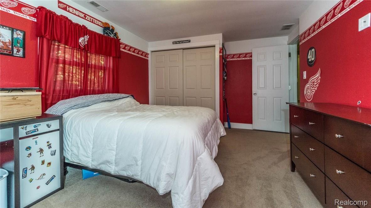 16512 Farmington Road Livonia, MI 48154 - Photo 48 of 80 dsc_0047.jpg