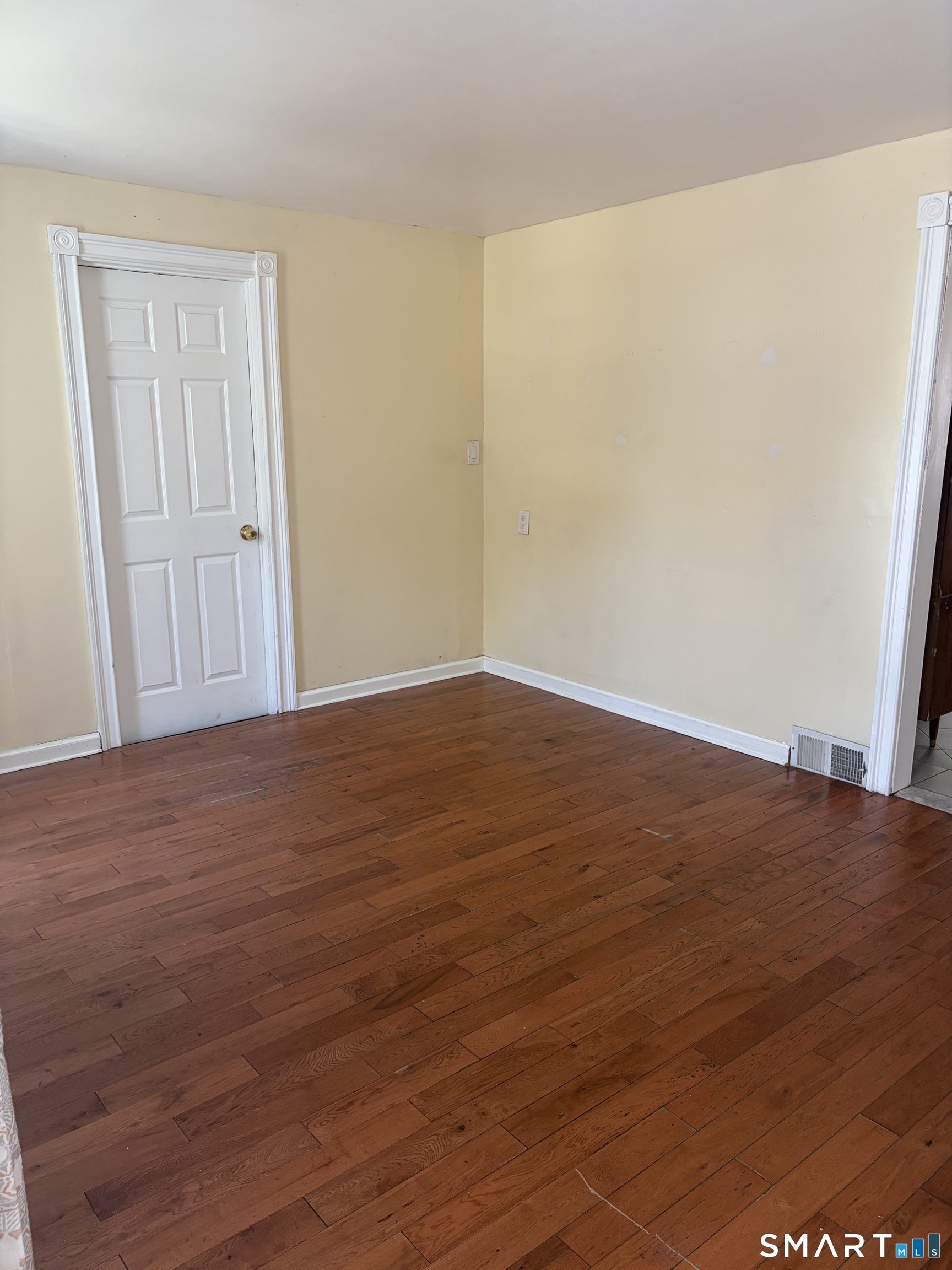 39 Webb Street Hamden, CT 06517 - Photo 3 of 29