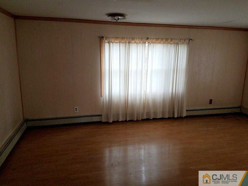 13 Sturgis Road Edison, NJ 08817 - Photo 19 of 22 an empty room with window