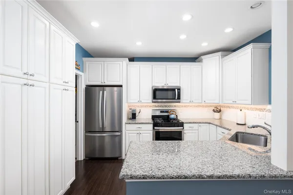 $689,000 | 50 Stratford Lane, Wappingers Falls, NY 12590