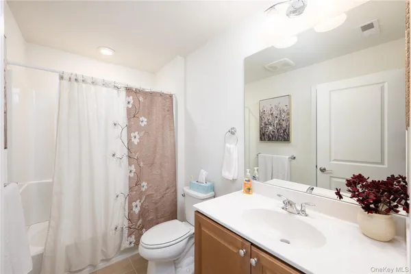 $689,000 | 50 Stratford Lane, Wappingers Falls, NY 12590