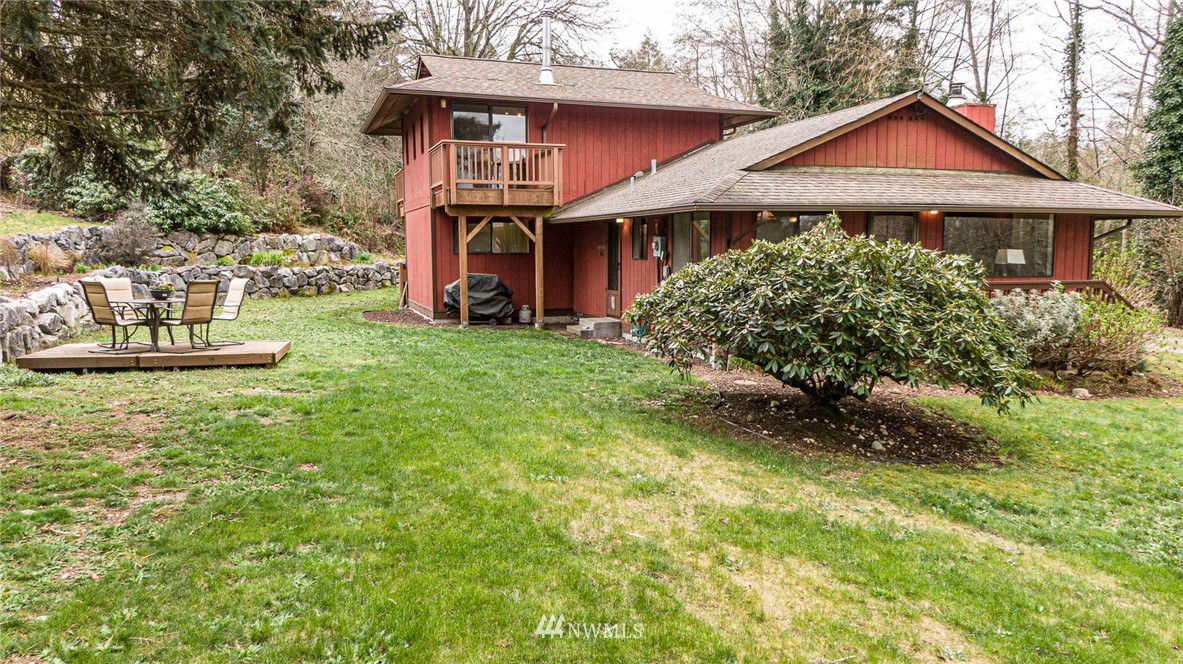 6433 Southwest Luana Beach Road Vashon, WA 98070 - Photo 2 of 37 Gallery Image 2