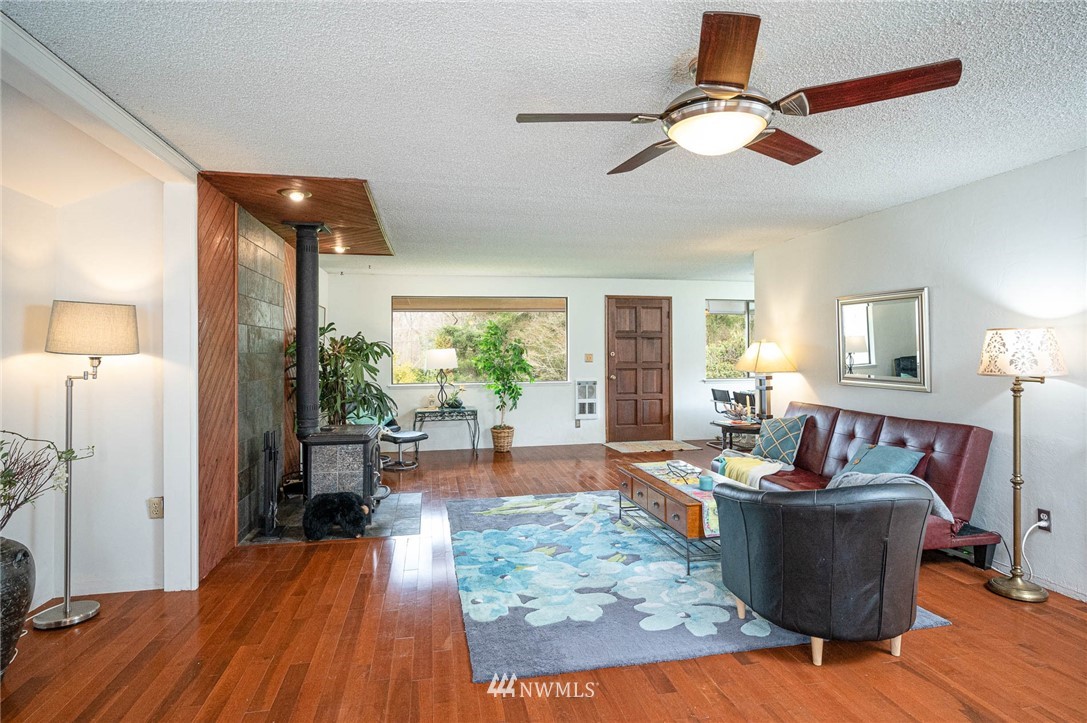 6433 Southwest Luana Beach Road Vashon, WA 98070 - Photo 16 of 37 Gallery Image 16