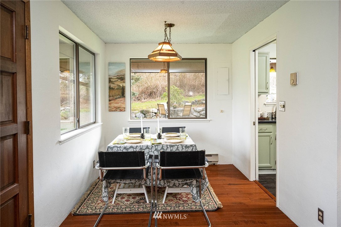 6433 Southwest Luana Beach Road Vashon, WA 98070 - Photo 19 of 37 Gallery Image 19