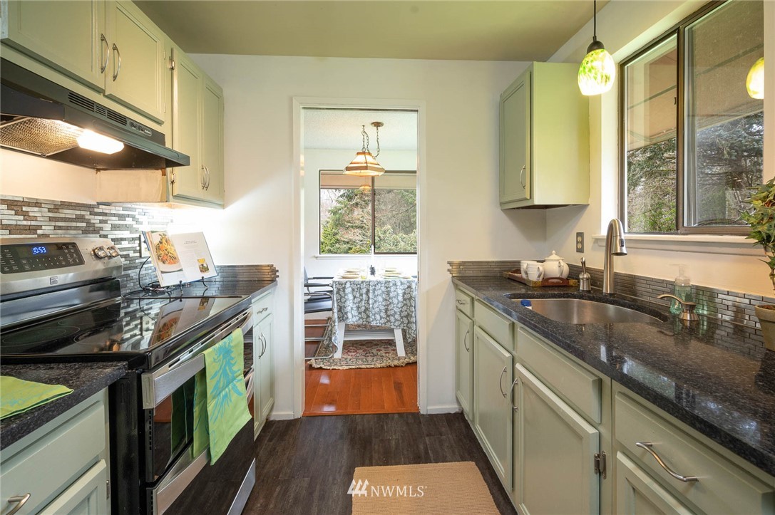 6433 Southwest Luana Beach Road Vashon, WA 98070 - Photo 22 of 37 Gallery Image 22