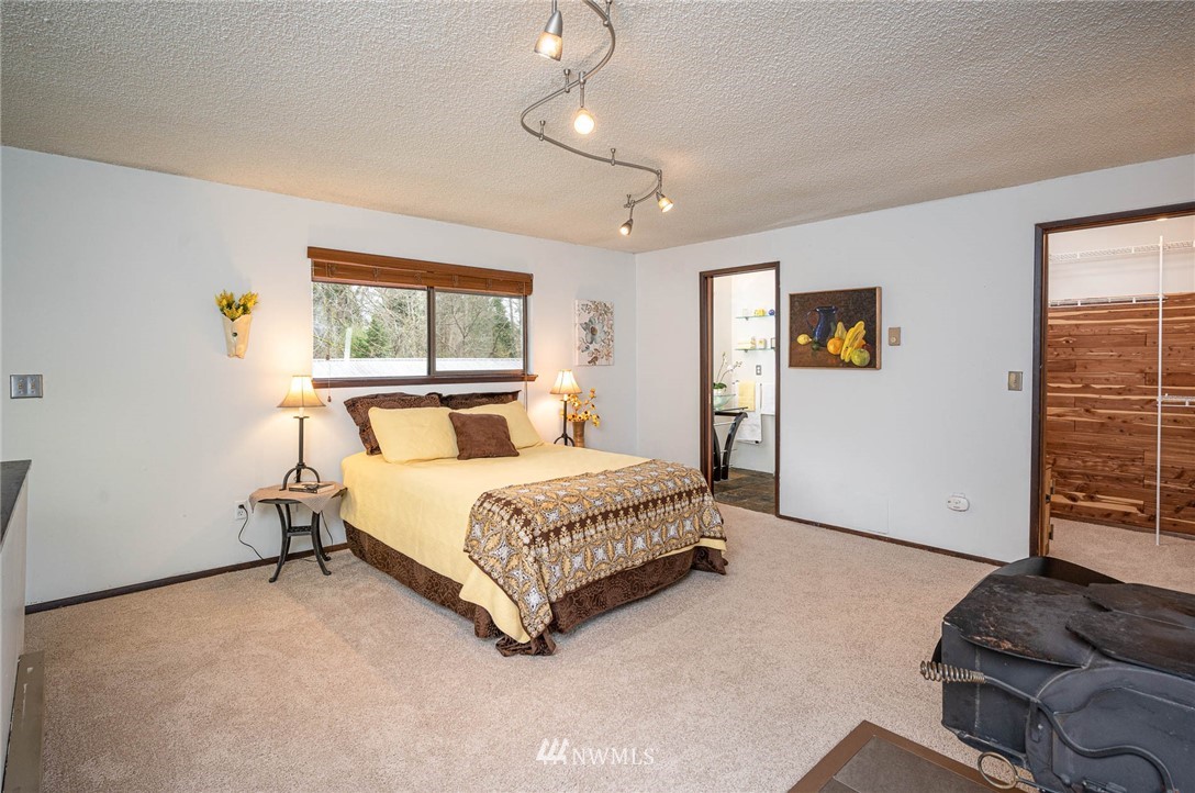 6433 Southwest Luana Beach Road Vashon, WA 98070 - Photo 24 of 37 Gallery Image 24