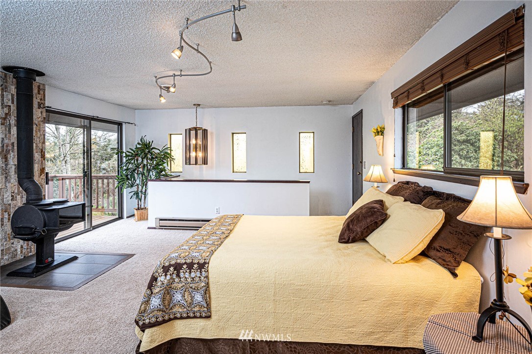 6433 Southwest Luana Beach Road Vashon, WA 98070 - Photo 25 of 37 Gallery Image 25