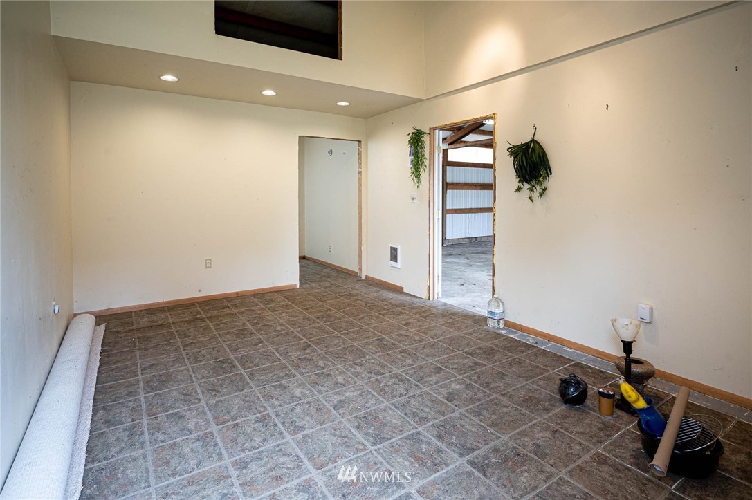 6433 Southwest Luana Beach Road Vashon, WA 98070 - Photo 36 of 37 Gallery Image 36