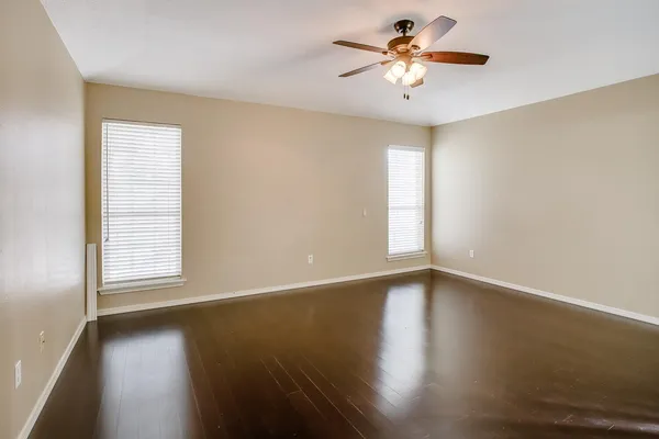 $1,800 | 142 North Utica Avenue, Lubbock, TX 79416