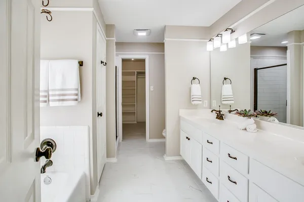 $1,800 | 142 North Utica Avenue, Lubbock, TX 79416