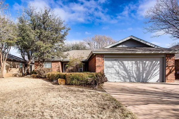 $1,800 | 142 North Utica Avenue, Lubbock, TX 79416