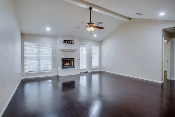 $1,800 | 142 North Utica Avenue, Lubbock, TX 79416