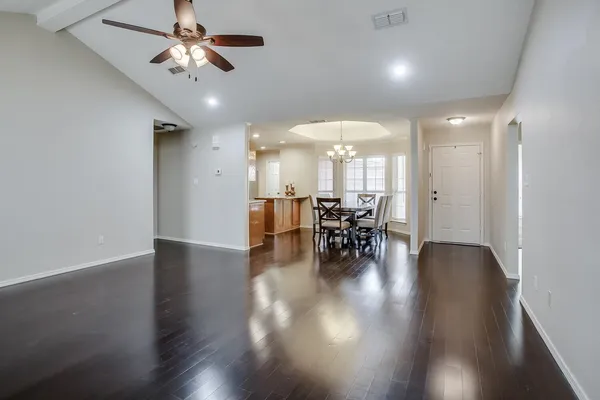 $1,800 | 142 North Utica Avenue, Lubbock, TX 79416