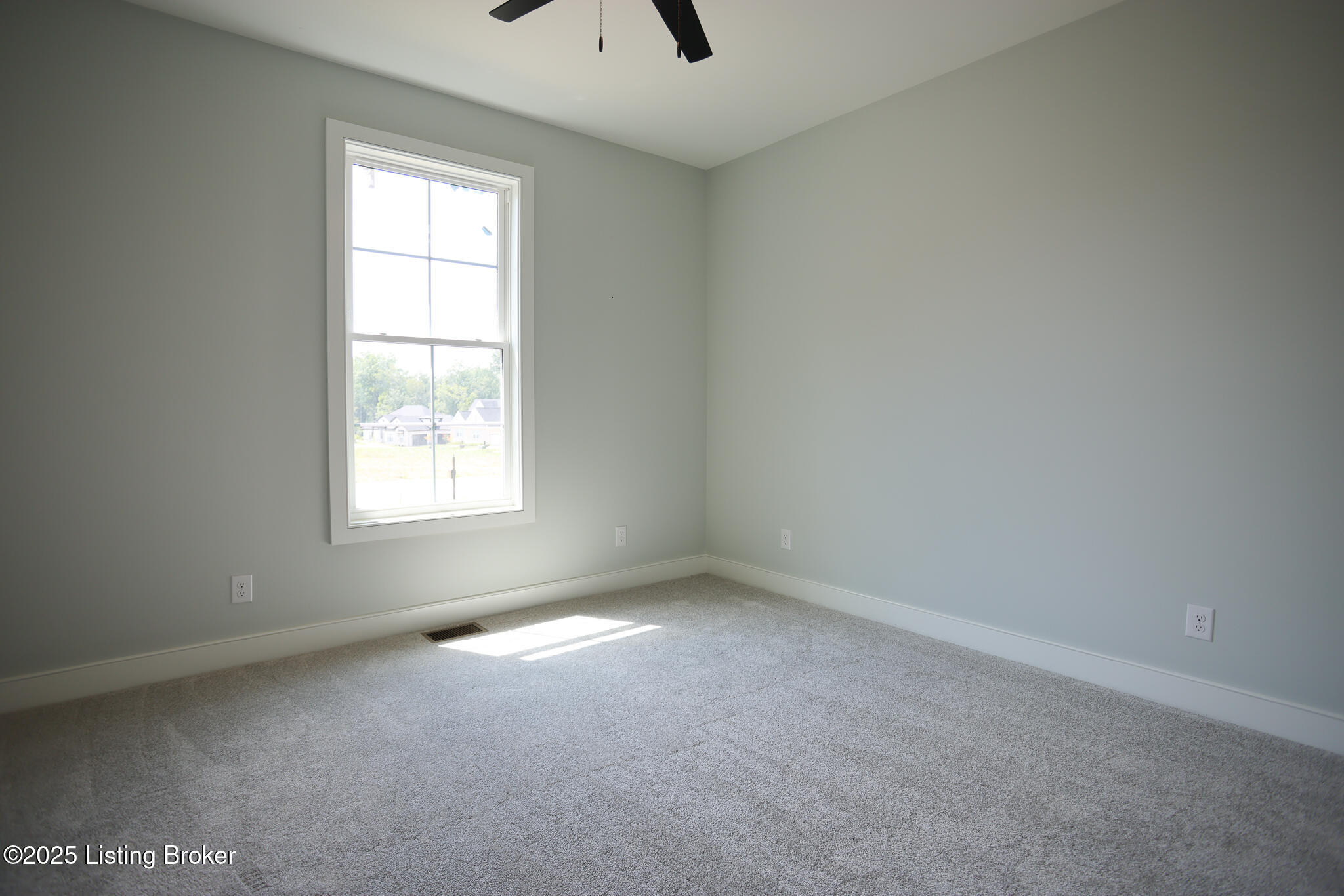 1607 Meremont Ridge Road Louisville, KY 40245 - Photo 25 of 39 1607 Meremont Ridge Rd-34