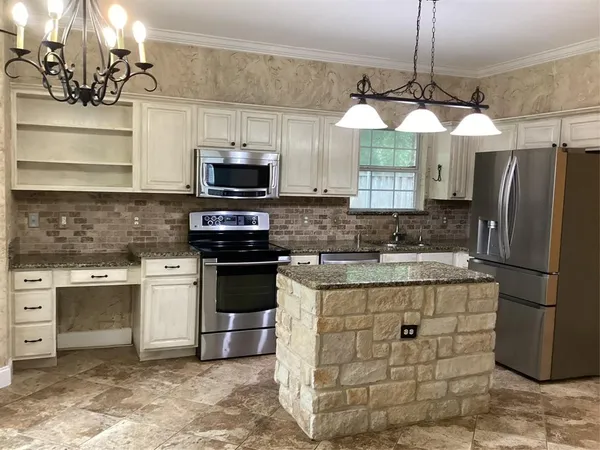 $2,895 | 7774 Park Downs Drive, Fort Worth, TX 76137