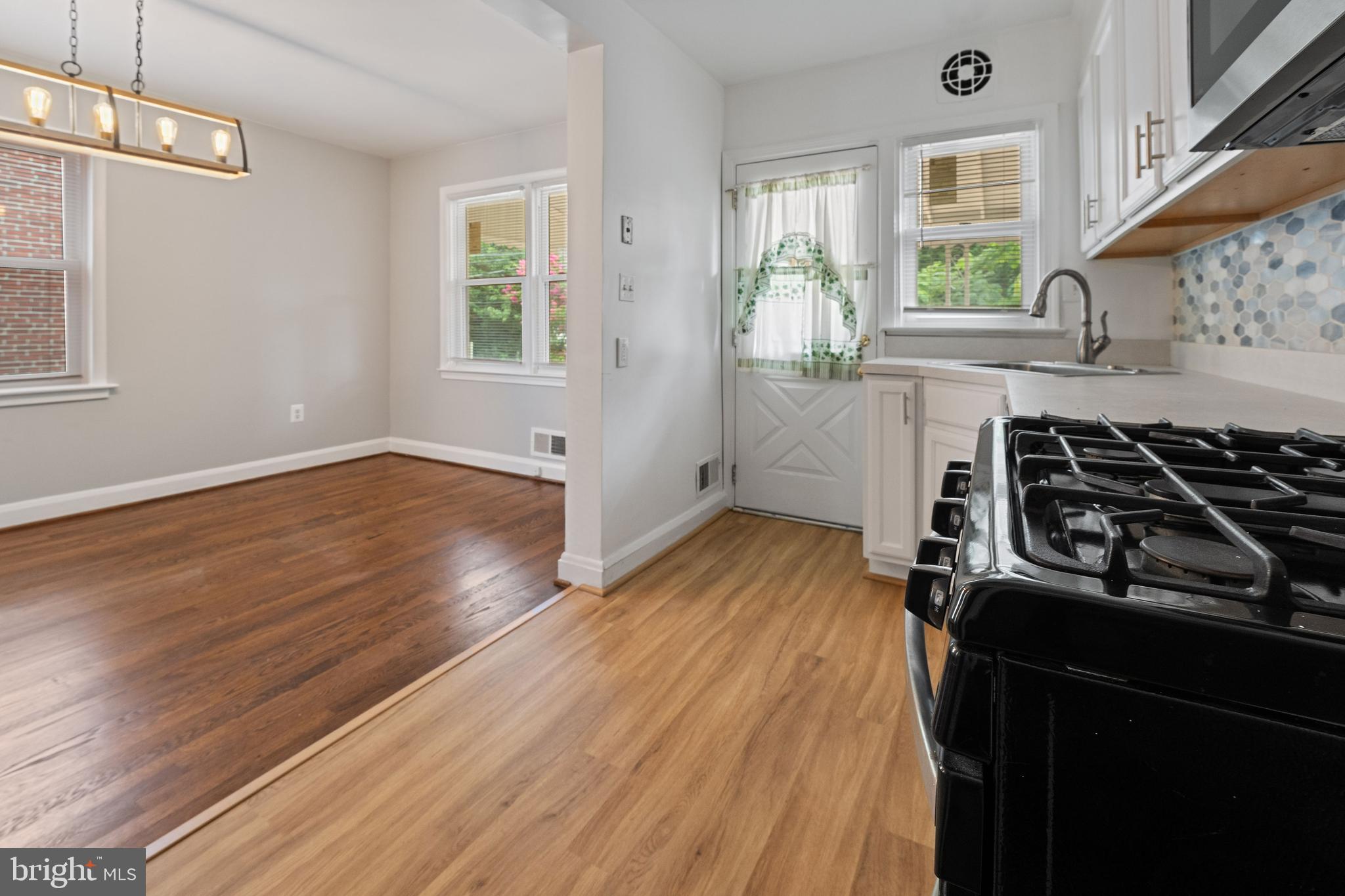 438 Grovethorn Road Middle River, MD 21220 - Photo 5 of 23