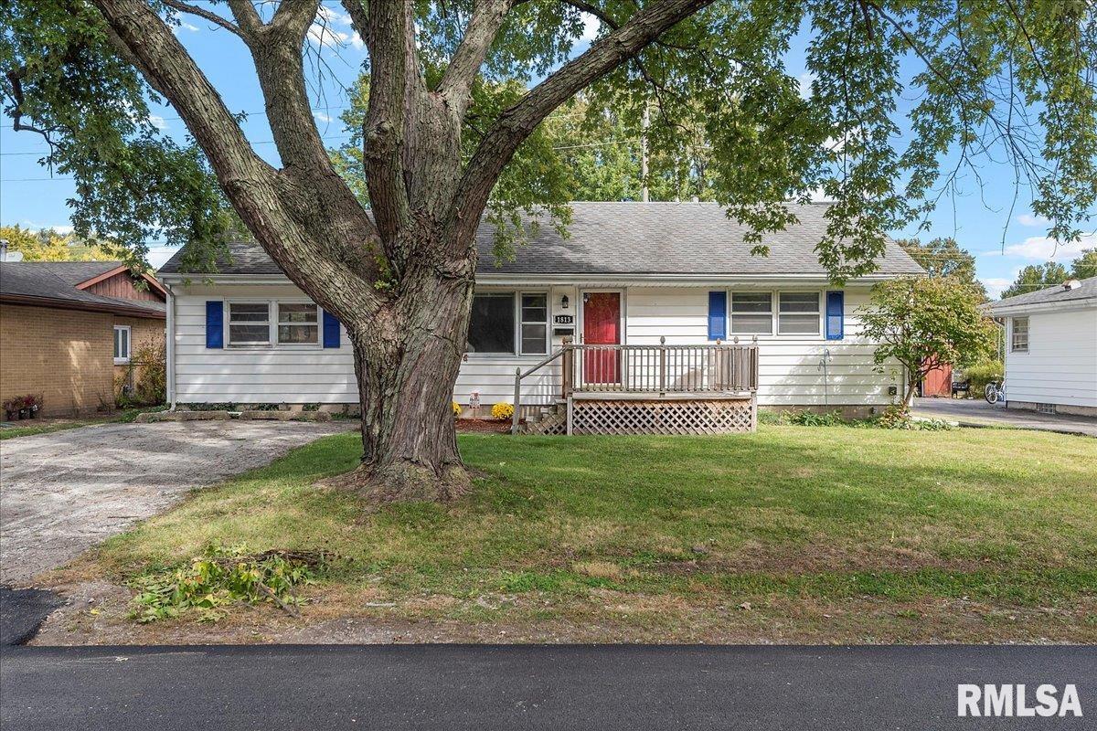 1813 East Pickett Street Springfield, IL 62703 - Photo 1 of 27
