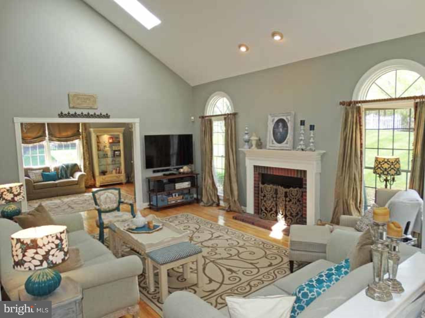 1048 South Kimbles Road Yardley, PA 19067 - Photo 14 of 24 Great Room